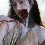 禁锢美女写真,揭秘美女写真背后的故事