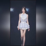 近镜头的小姐姐t台走秀,小姐姐T台走秀惊艳瞬间